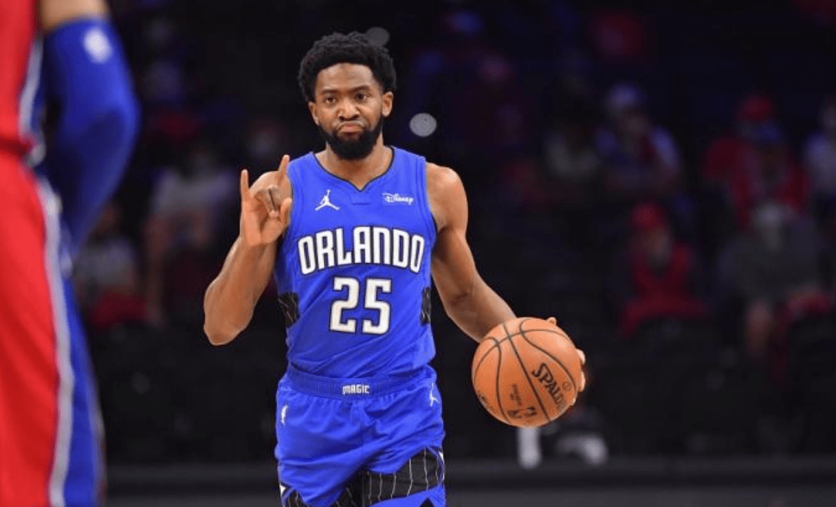 菲尼克斯太阳内部会议纪要流出——集结日队长鼓劲，德甲使命明确，更衣室氛围转暖(2006赛季爱福克斯中超联赛秩序册勘正)-九游平台网站