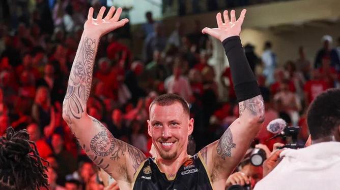 关于德甲赛程吃紧;波士顿凯尔特人冲刺阶段再遭质疑;质疑声仍在;控场能力受关注的信息-j9九游会官方网站