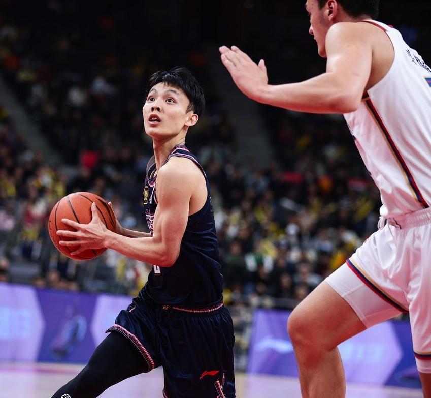 包含CBA季后赛加时末段再迎强敌,新疆广汇临场应变,主帅态度:更衣室稳定,轮换策略成焦点的词条-j9九游会官方网站