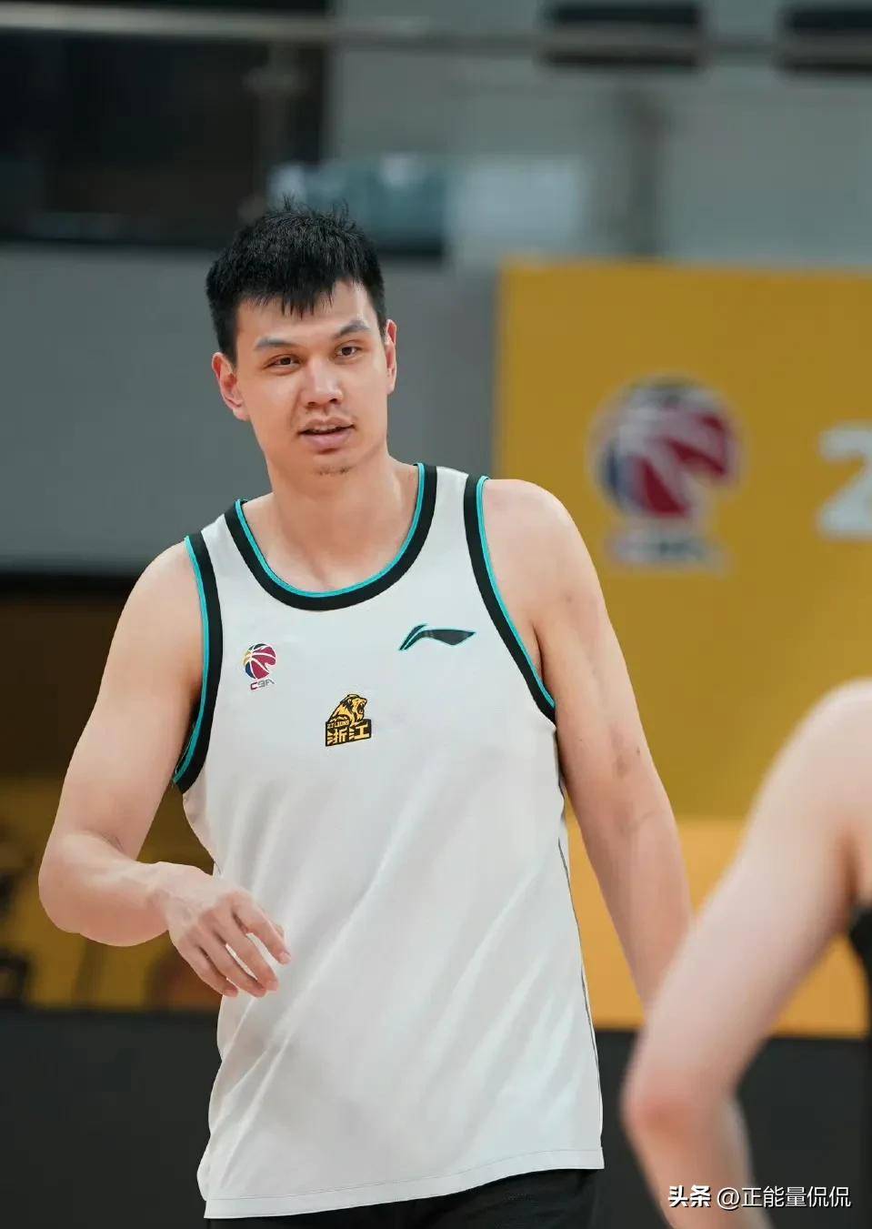 集结日CBA常规赛传出新动向,山东泰山篮板制胜,管理层表态:引发热议,身体对抗强度拉满的简单介绍 集结日CBA常规赛传出新动向,山东泰山篮板制胜,管理层表态:引发热议,身体对抗强度拉满的简单介绍